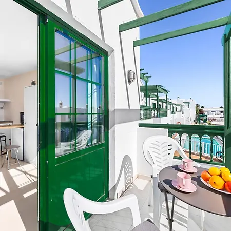 Home2book Bright Sea View דירה