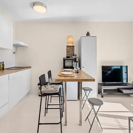 Home2book Bright Sea View *